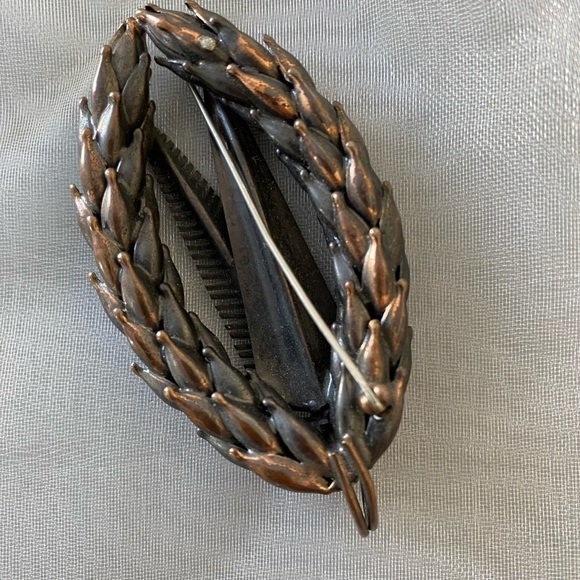 π2/$20 Vintage Leaf Bronze Tone Pendant Or Brooch 2.75β - Picture 3 of 7